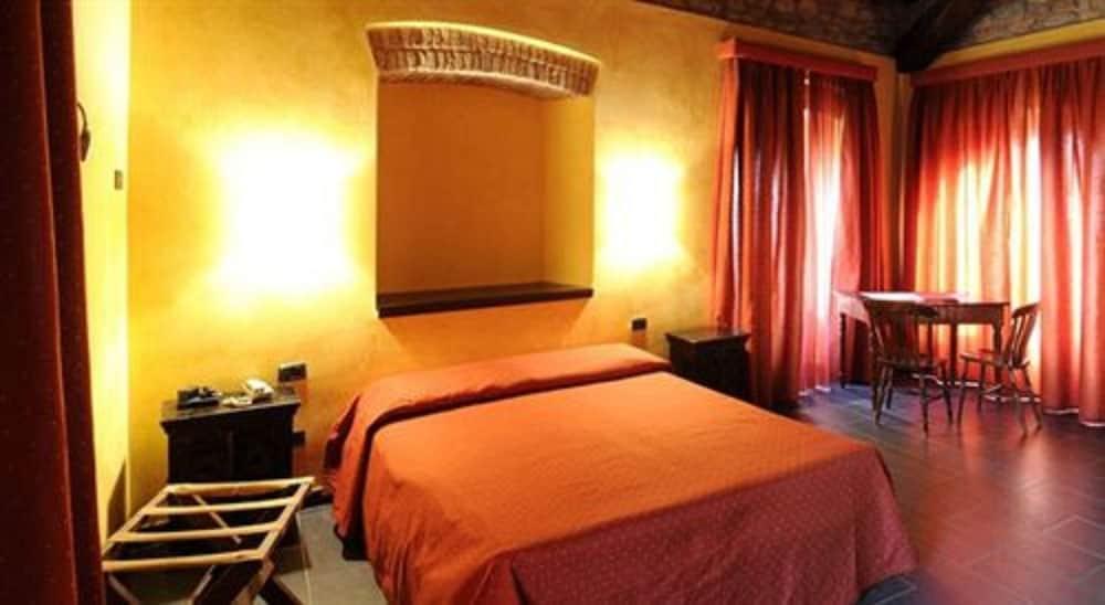 Relais & Spa Castello Di Casiglio Έρμπα Εξωτερικό φωτογραφία