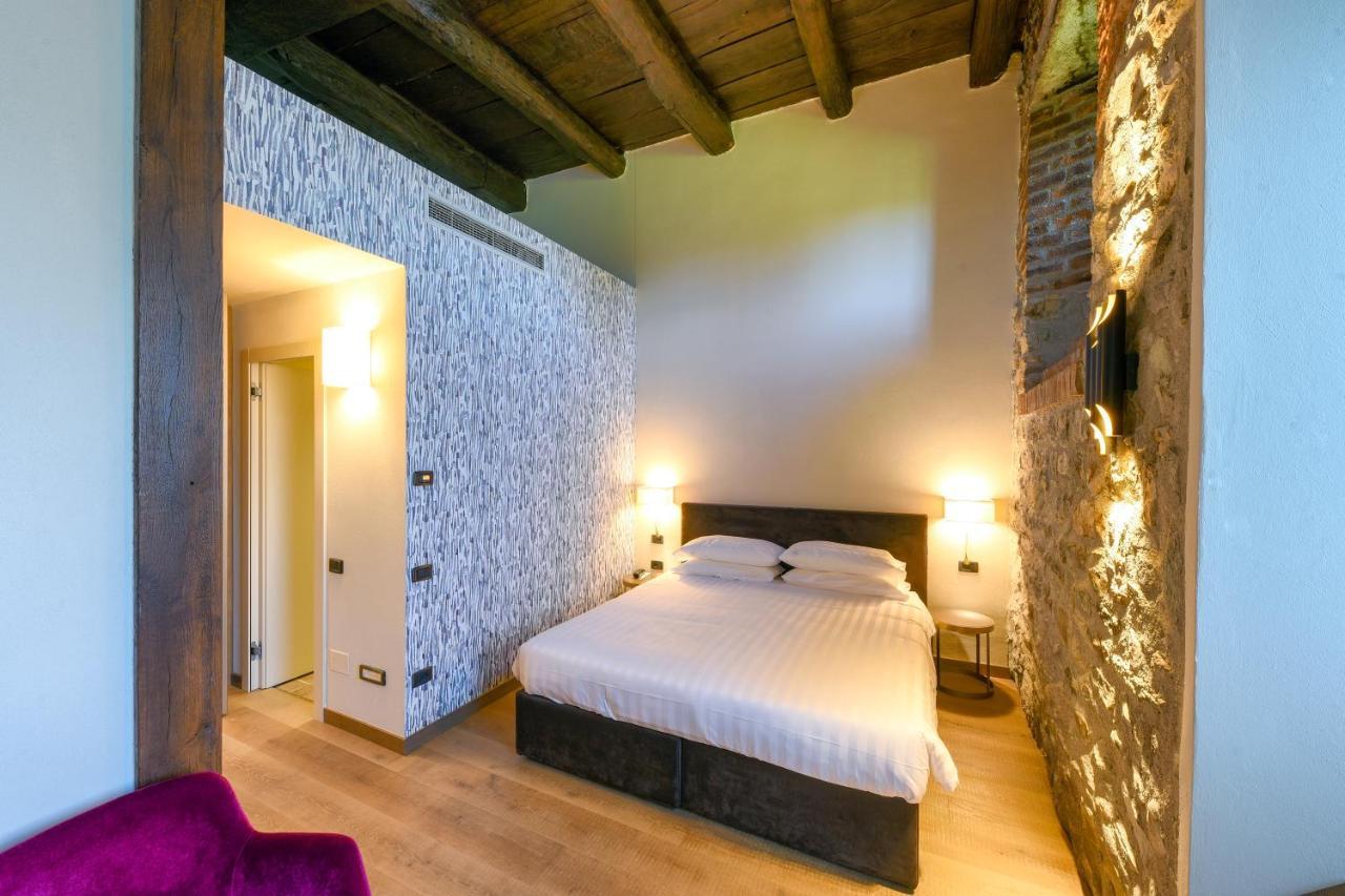 Relais & Spa Castello Di Casiglio Έρμπα Εξωτερικό φωτογραφία