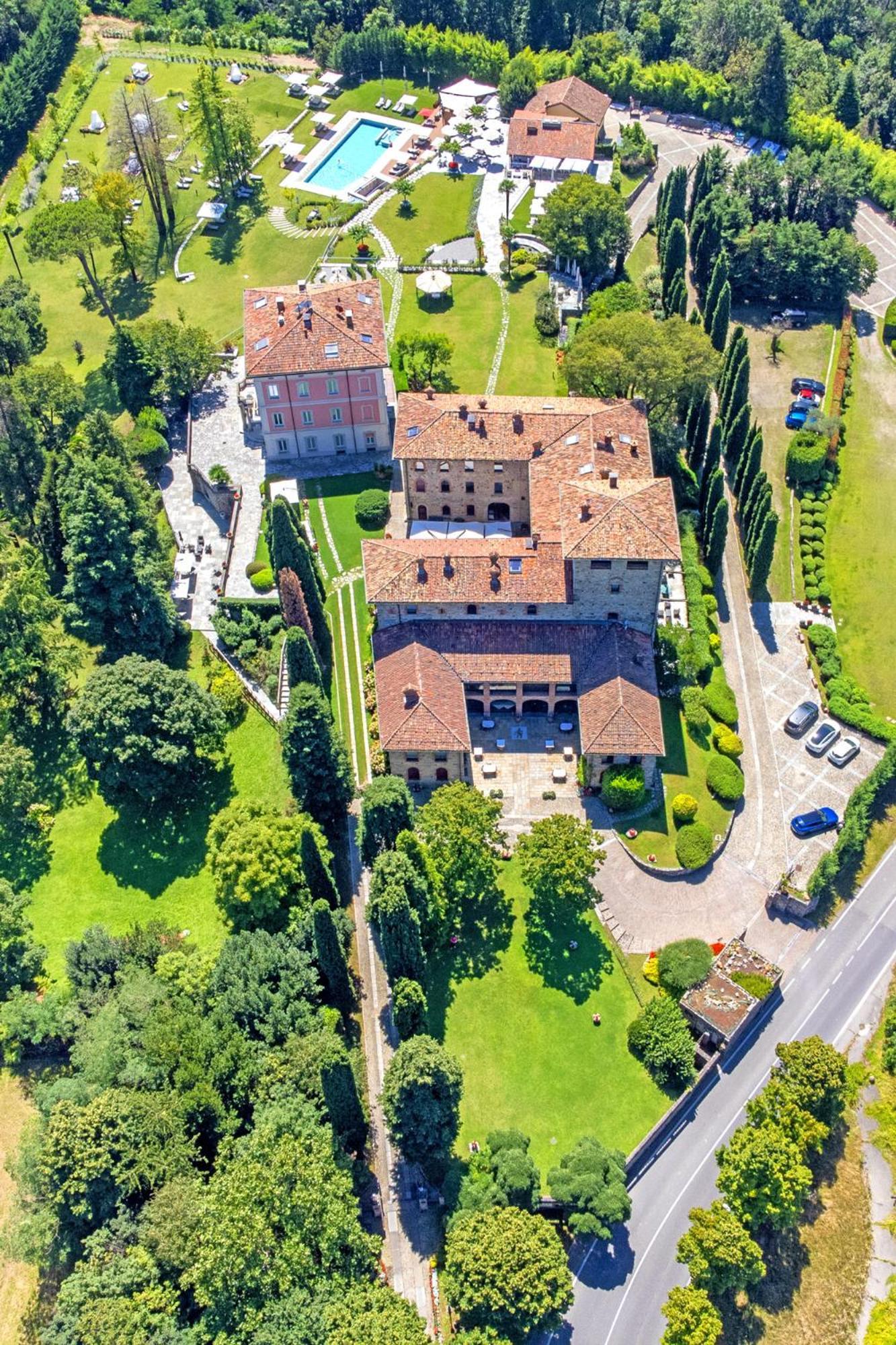 Relais & Spa Castello Di Casiglio Έρμπα Εξωτερικό φωτογραφία