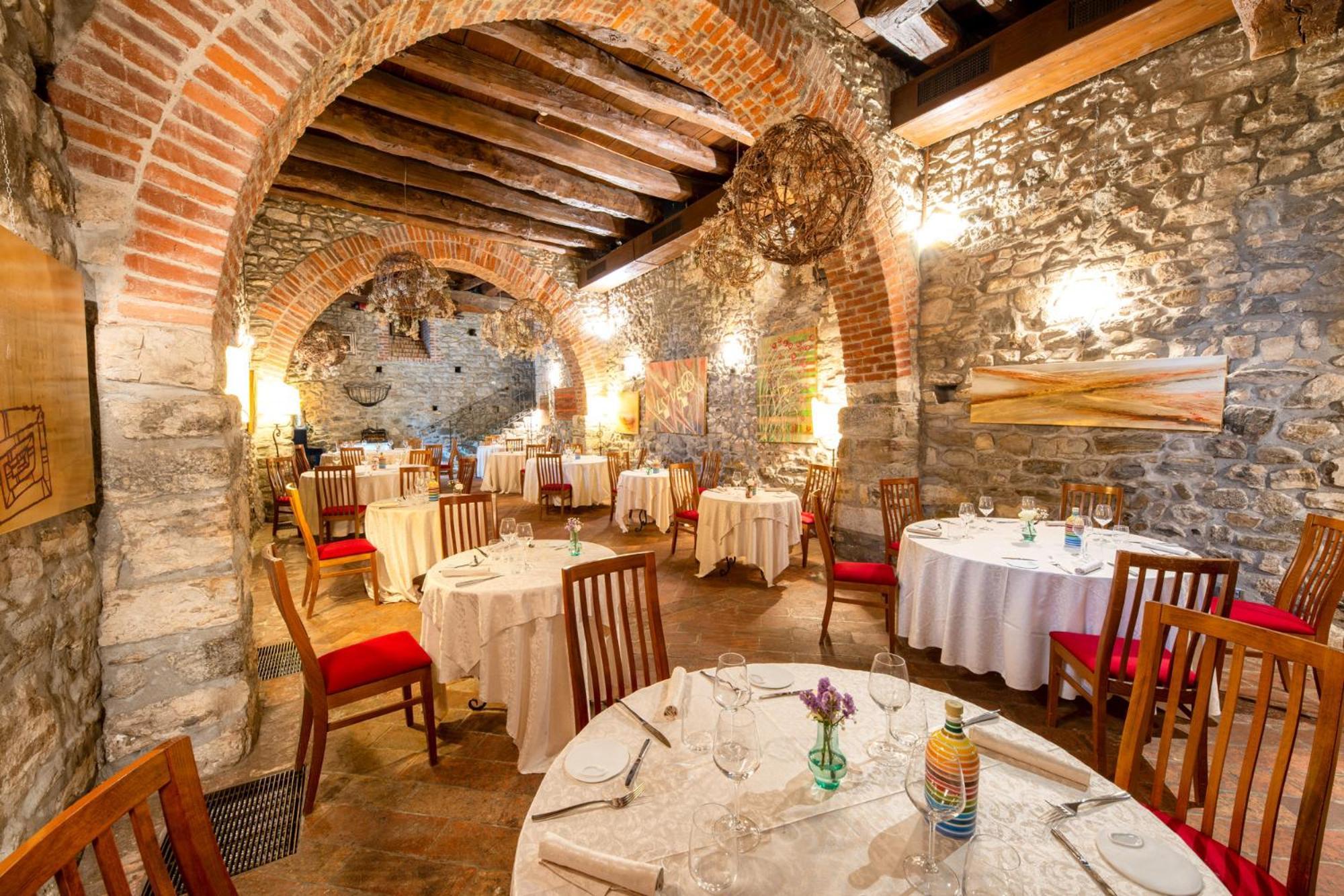 Relais & Spa Castello Di Casiglio Έρμπα Εξωτερικό φωτογραφία