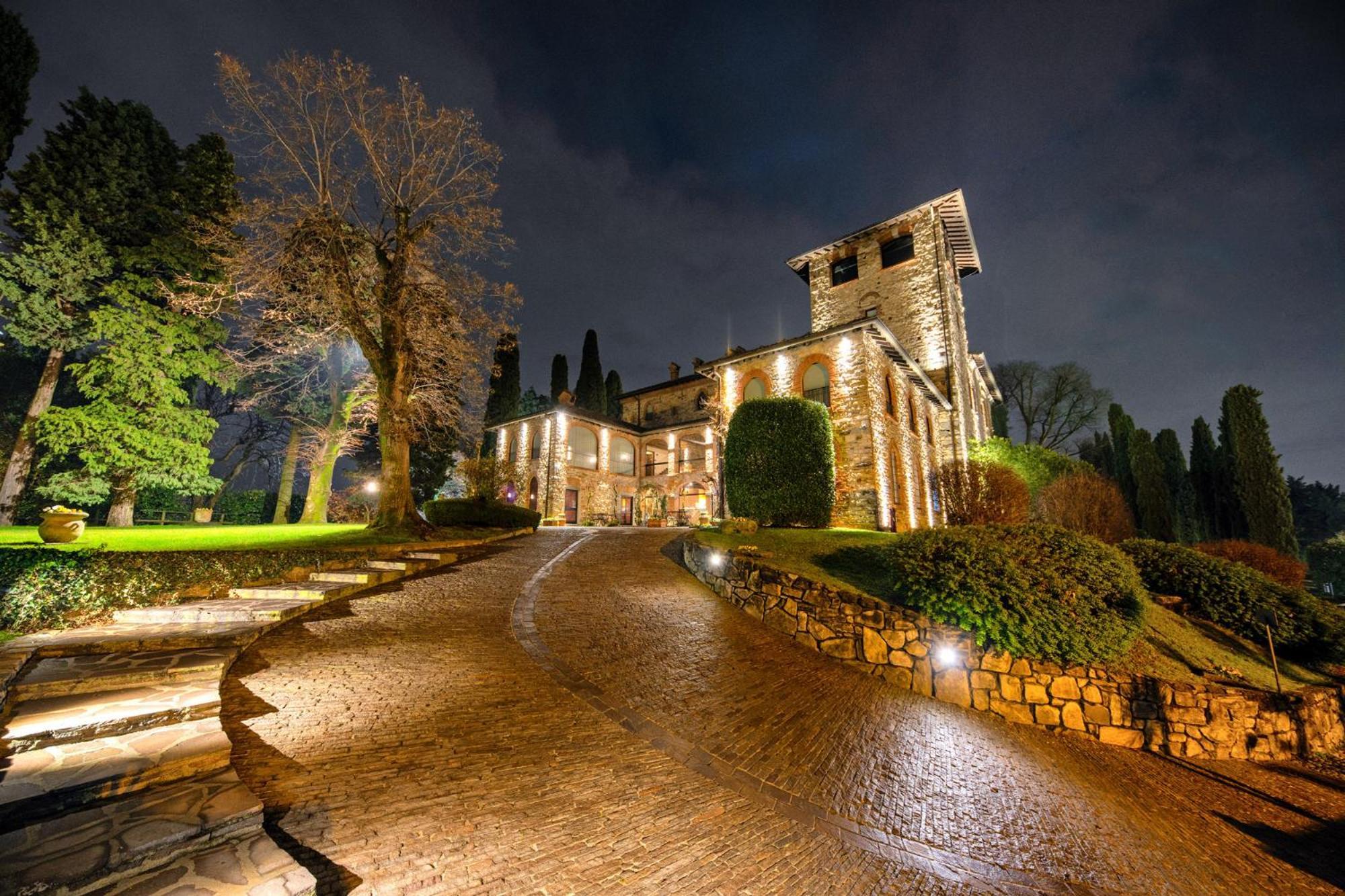 Relais & Spa Castello Di Casiglio Έρμπα Εξωτερικό φωτογραφία